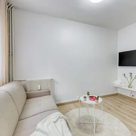 Sejour A Deux Pas De Paris & Appartement